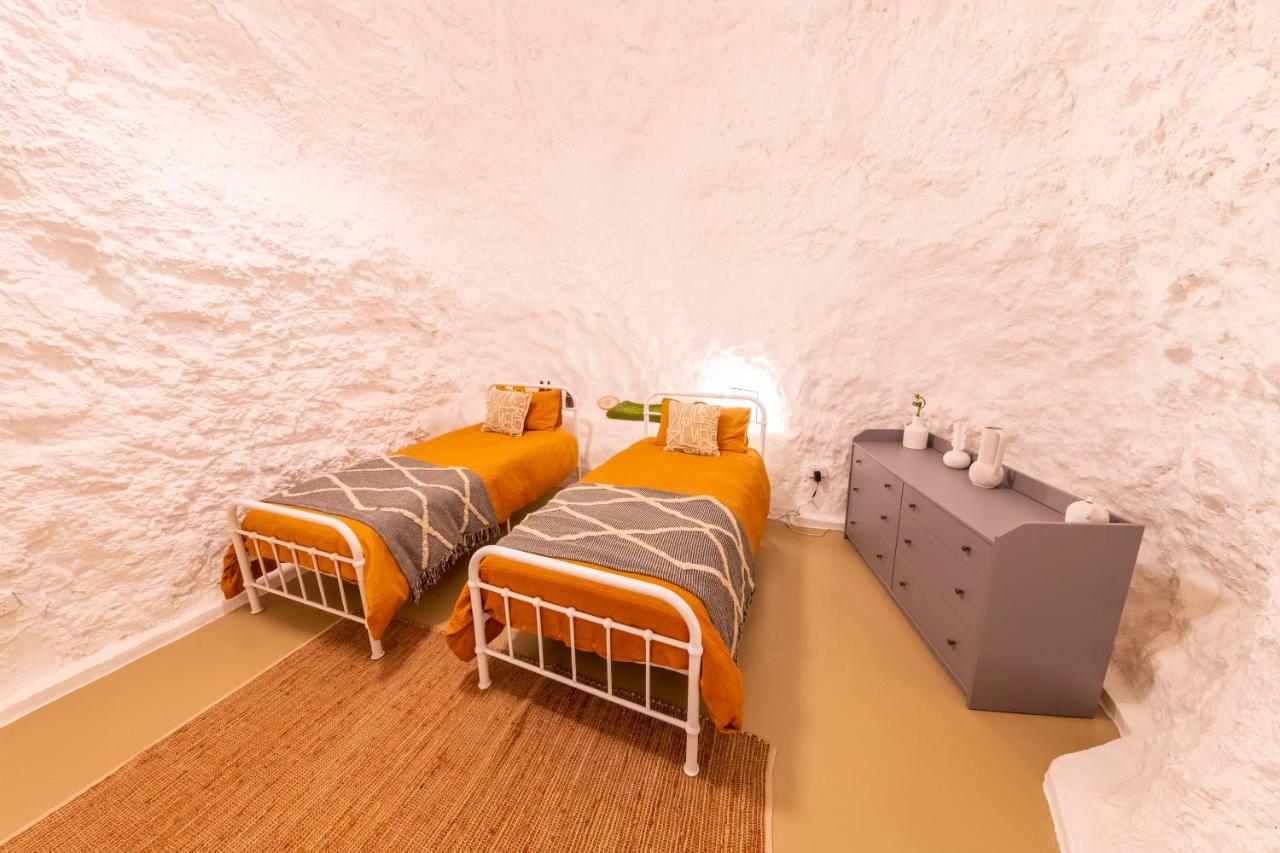 White Cliffs Accommodation -Daybreak Dugout - Unique Cave House Exterior foto